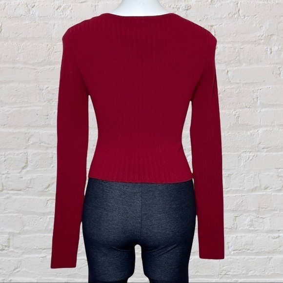 Forever 21 red ribbed crop top with cutout NWT, large - Picture 3 of 6